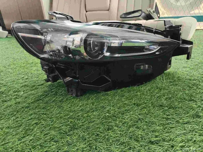 شمعة مازدا 6 موديل 2022 يمين اصلي وكالة ستاندر 1