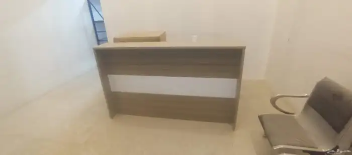 اثاث مكاتب ورفوف مستودعات لشركة لوجستية 4