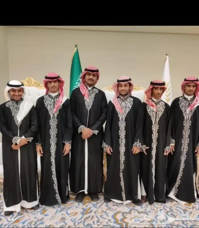 قهوجين وصبابين رجال ونساء مع المشروبات الساخنه 11