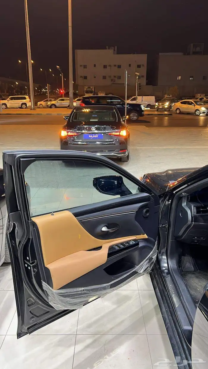 مكتب الشارقة لتأجير السيارات أهلا  و سهلا  بكم فرع ا يوجد 3