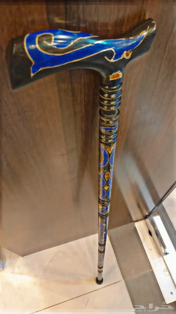 عكاز من الأبانوس مرصع بالاحجار الكريمة للبيع 1