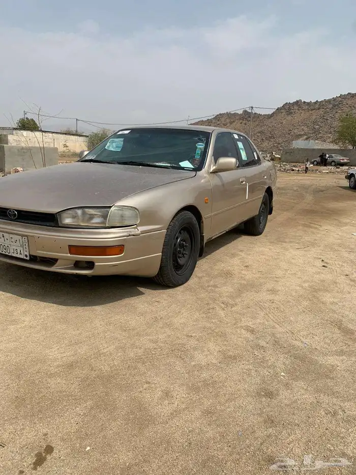 تويوتا كامري 1997اللون ذهبي 4سلندر قير عايدي المطلوب 8000 1