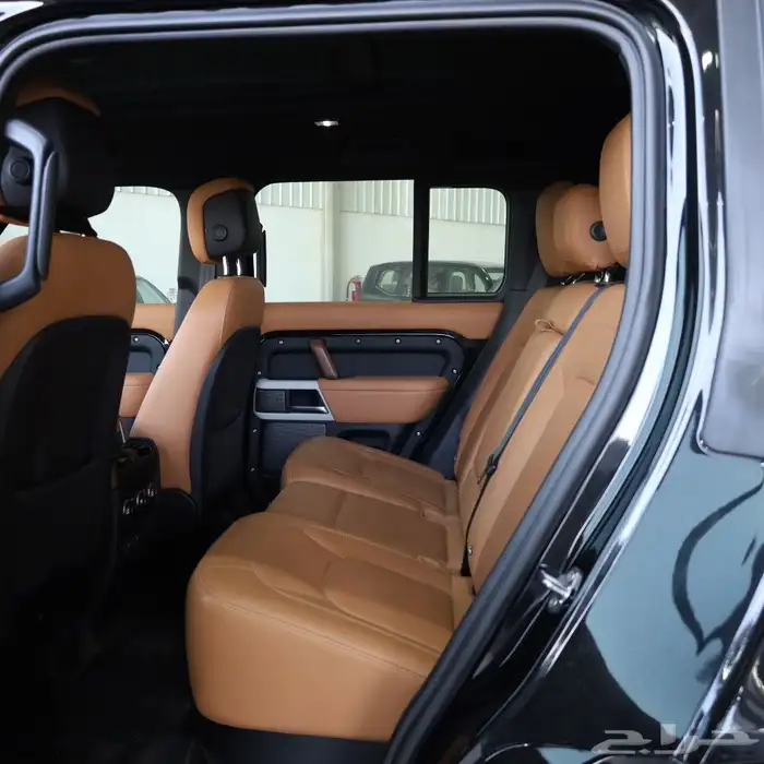 لاند روفر ديفندر HSE110 V6 موديل 2024 7