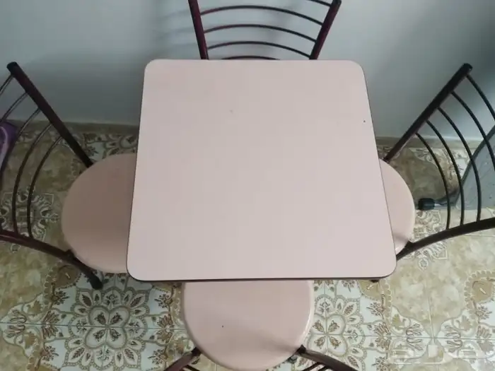 طاولة طعام 0