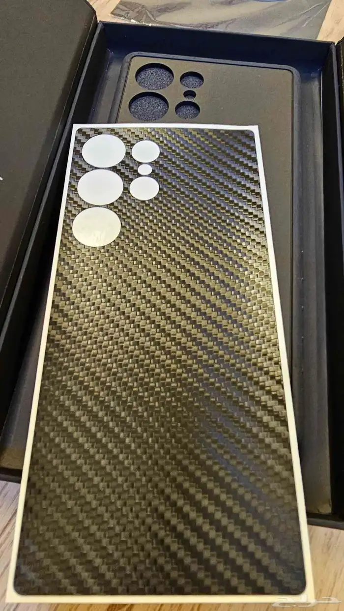 كفر مع حماية شاشة من dbrand لجوال S25 ultra 3