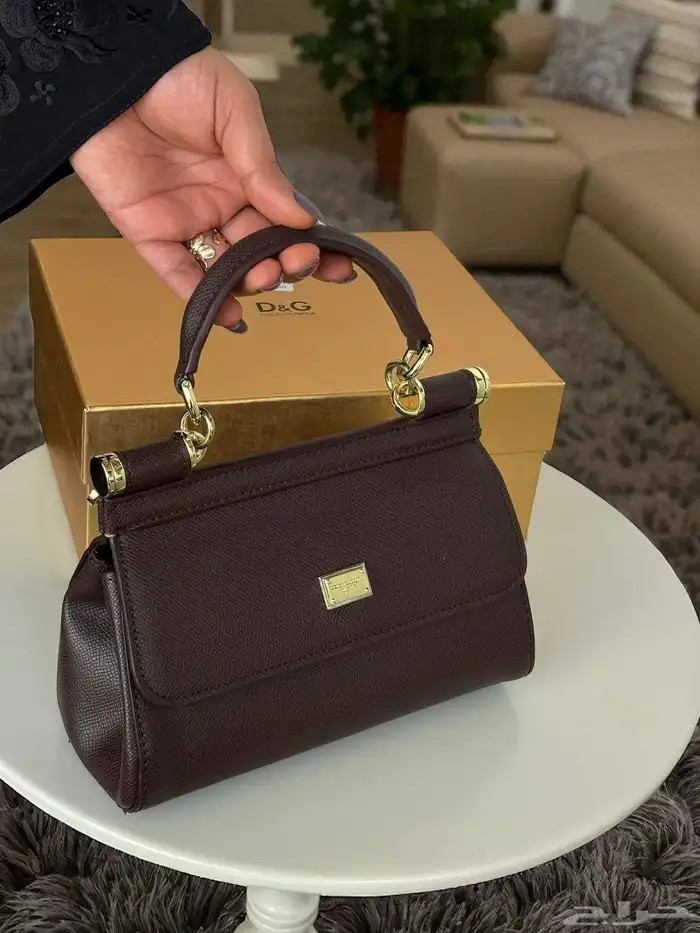 دولتشي جابانا. D G 6