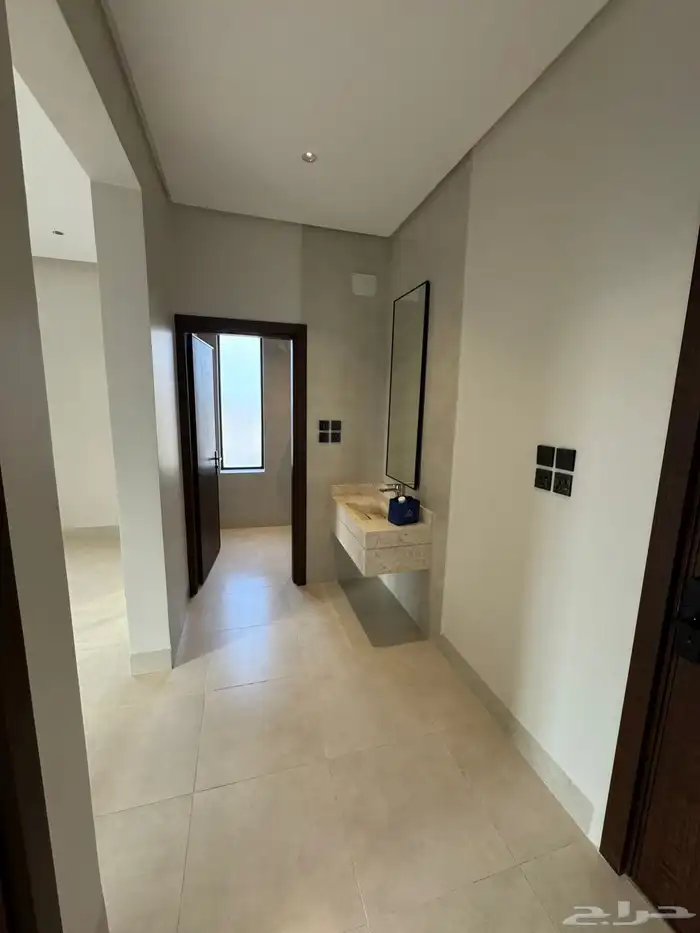 للبيع شقق تصمبم فندقي بابها بحي الروضه بسعر 490 الف 5
