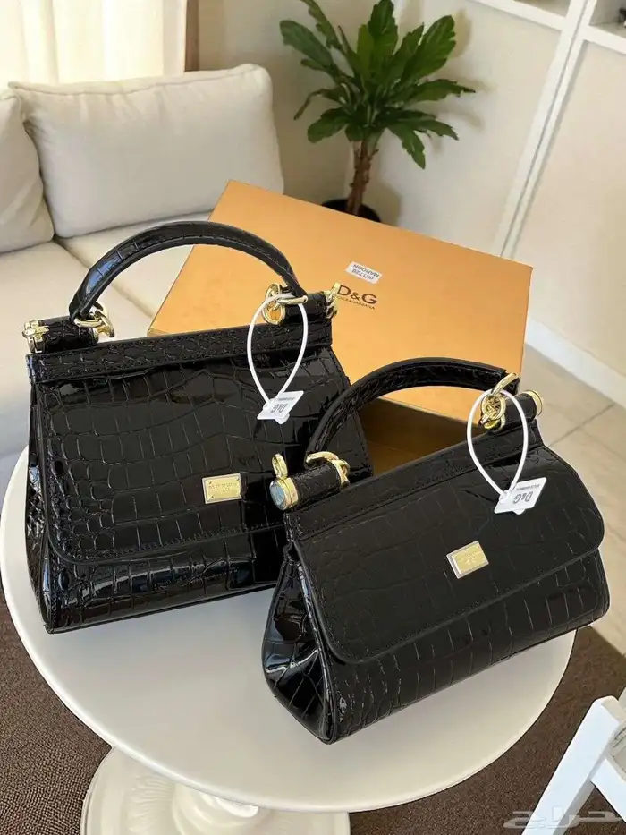 دولتشي جابانا. D G 4