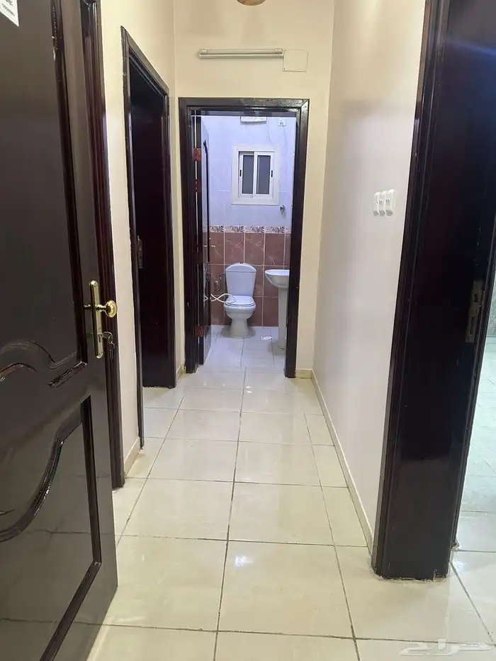 شقة بلمدينه بحي العنابس 4غرف مكيفه وفيها مطبخ ب25000 2