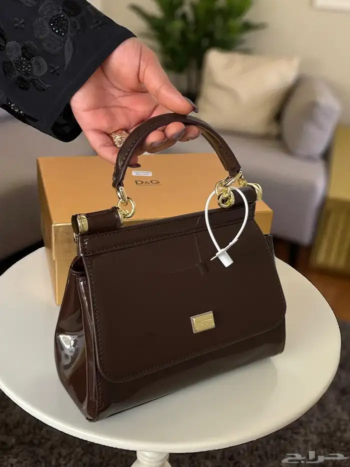 دولتشي جابانا. D G 9