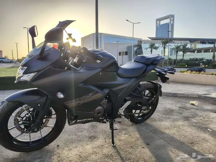 Suzuki SF Model  2023 kilometre  24900 2