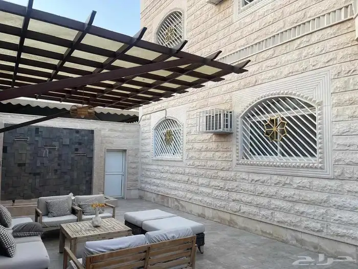 فيلا للبيع 625 متر دور وثلاث شقق حي السعادة ب 3مليون و200 1