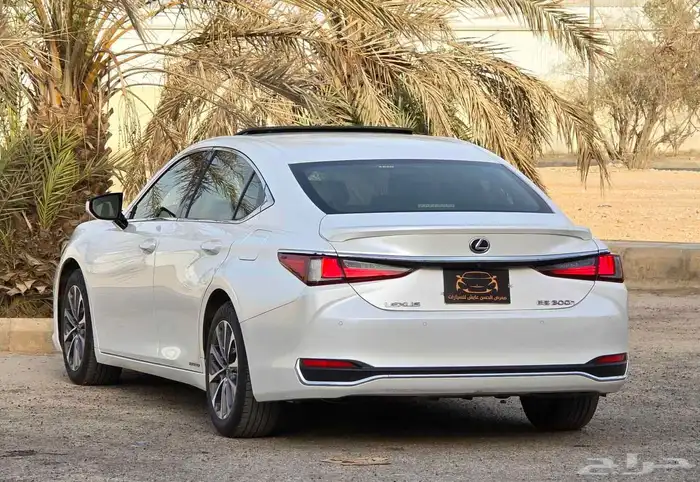 لكزس ES300h 2022 هايبرد 9