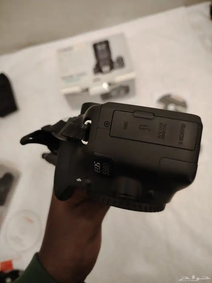 كاميرا كانون 550d نظيفه شبه جديده مع الكرتون 4