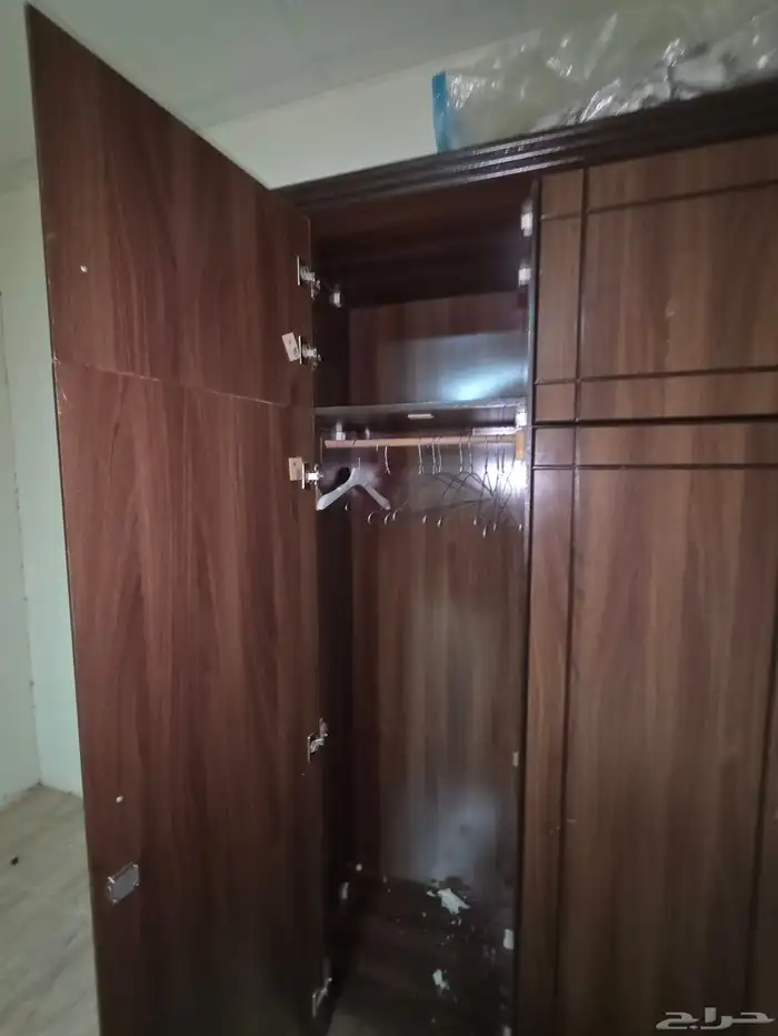 ثلاث دواليب بحاله جيده 1