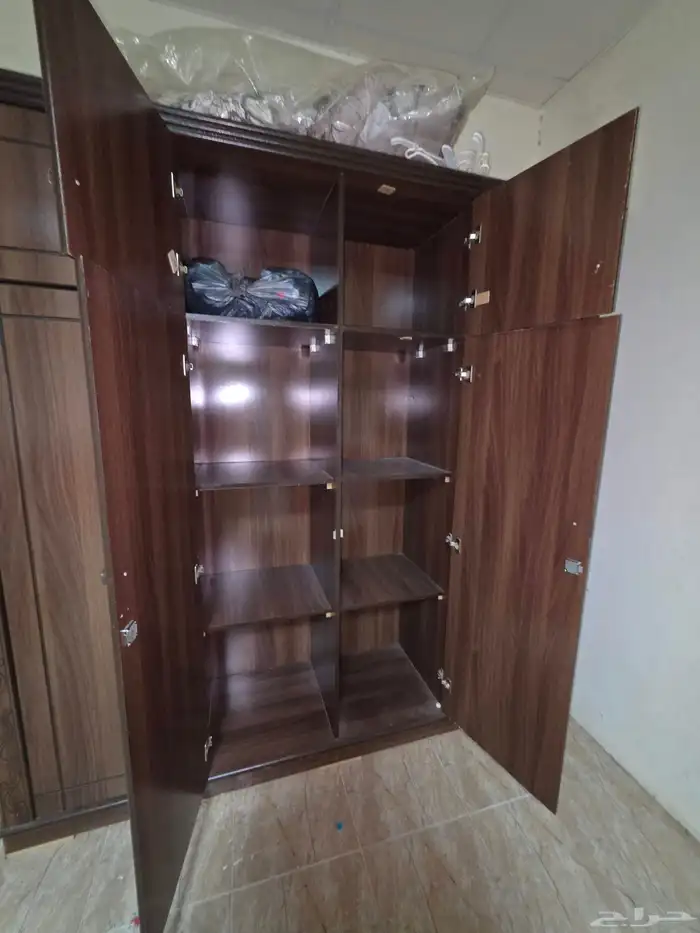 ثلاث دواليب بحاله جيده 2