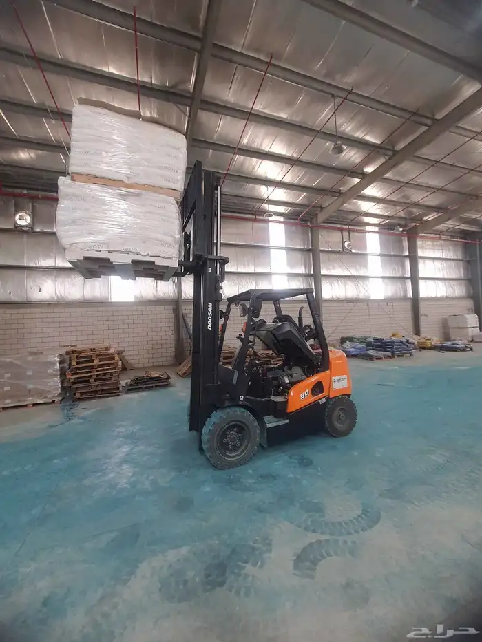 تاجير رافعات شوكيه 0