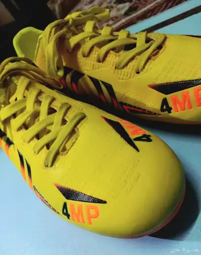 Secondhand football shoes index