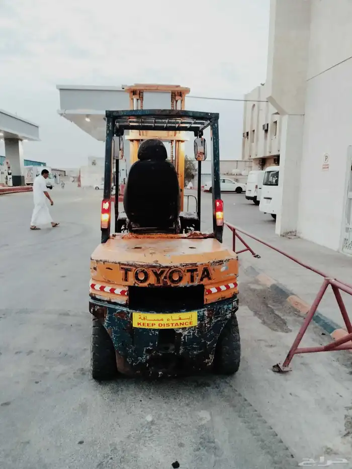 للبيع رافعه شوكيه تايوتا ديزل 3طن 4