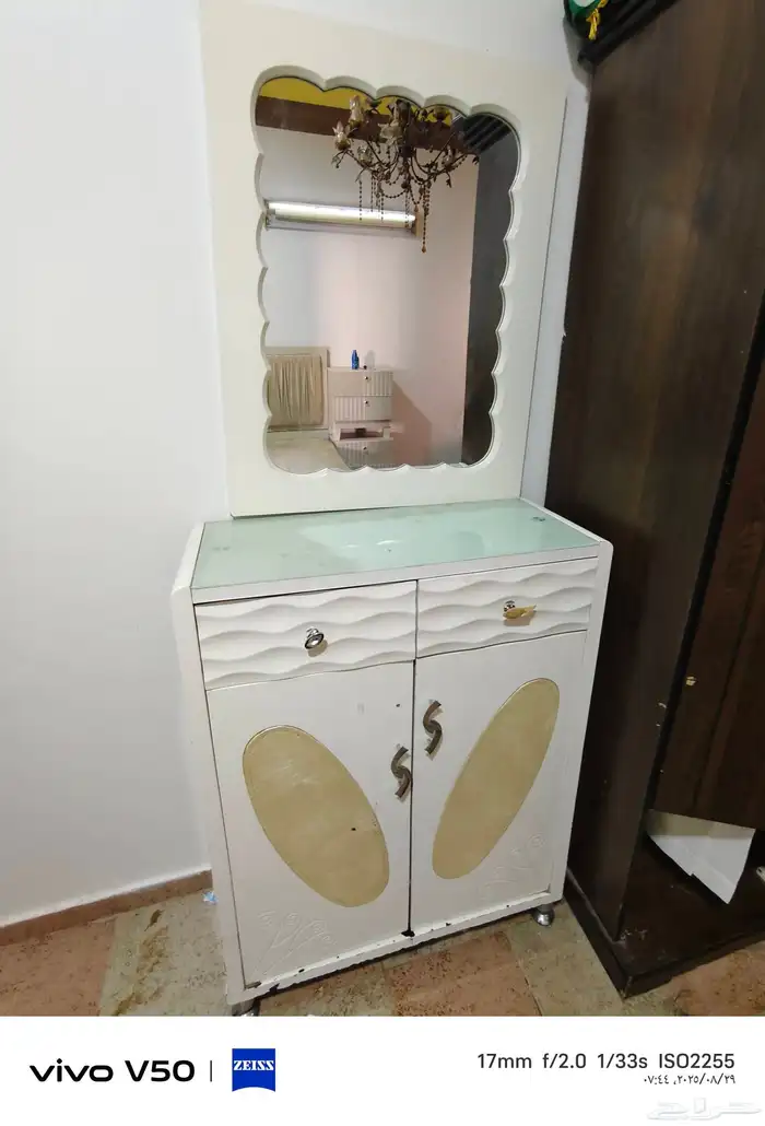 طاولة تسريحة 0