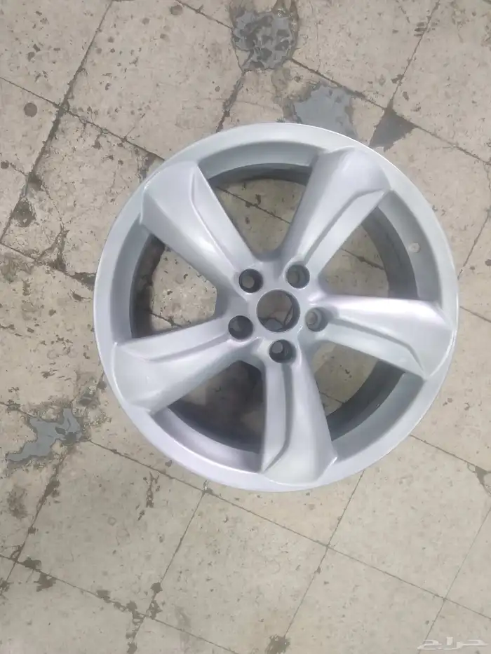 جنطين لكزز اي اس مستخدم نضيف مقاس 18 1