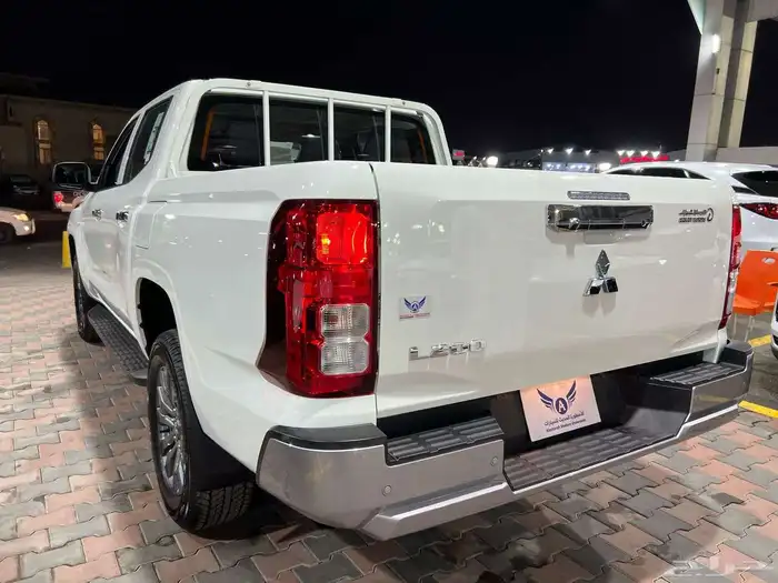 ميتسوبيشي L200 2024 دبل أوتوماتيك( كاش - تقسيط ) 7