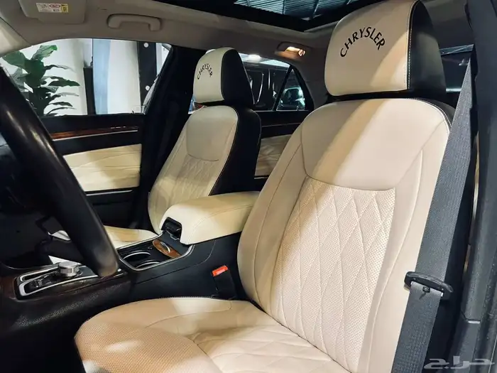 كرايزلر 2017 C300 V6 اكزاكتيف بحاله ممتازه ماشاء الله 14