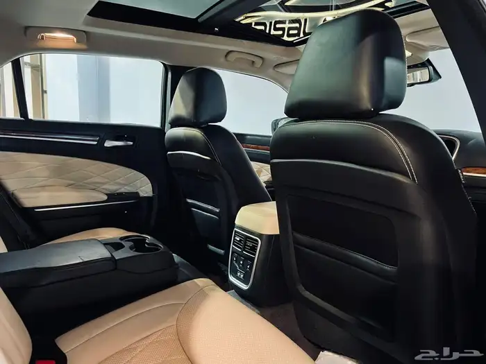 كرايزلر 2017 C300 V6 اكزاكتيف بحاله ممتازه ماشاء الله 5
