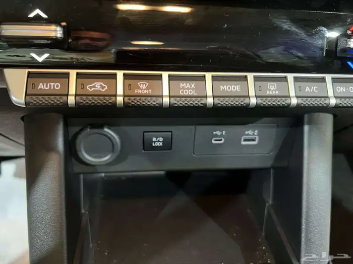 ميتسوبيشي L200 2024 دبل أوتوماتيك( كاش - تقسيط ) 10