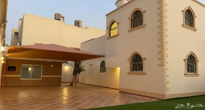 للبيع فيلا دورين درج مفصول في الرياض في حي الحزم 8