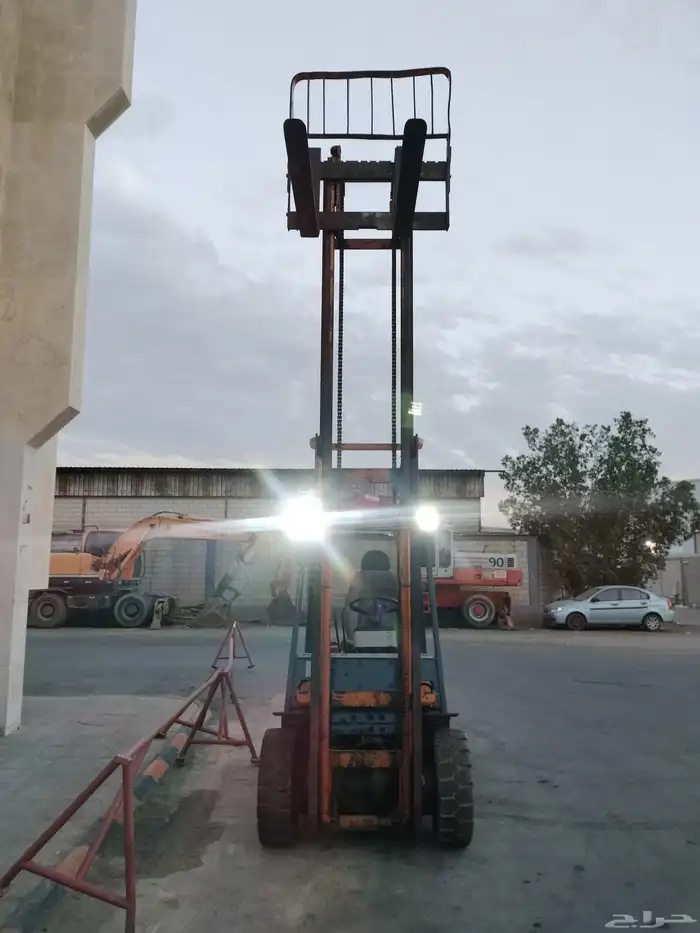 للبيع رافعه شوكيه تايوتا ديزل 3طن 9