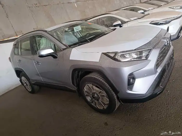 تويوتا راف فور نص فل XLEموديل 2025 2
