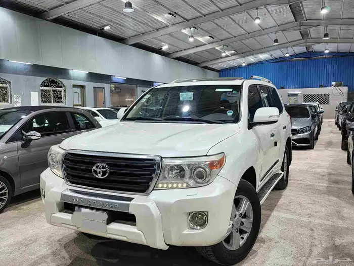 تويوتا لاندكروزر 2013 GX-R ( بحالة ممتازة ) 0