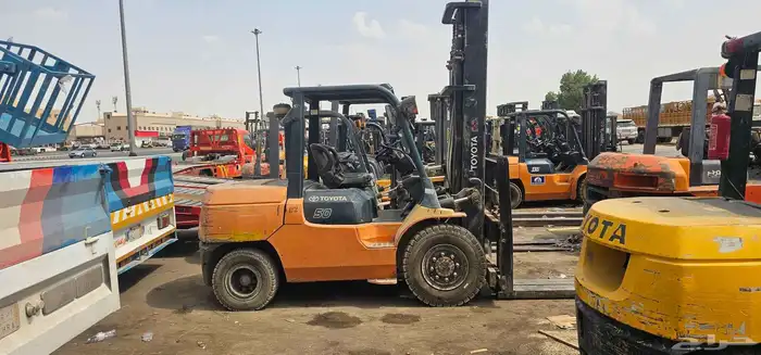 تاجير رافعه شوكيه فوركلفت للايجار 1