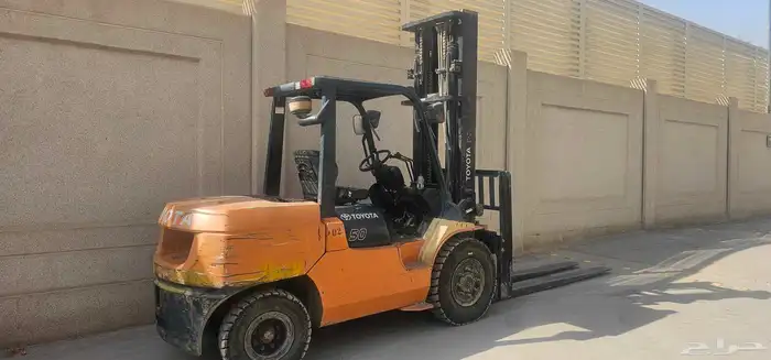 تاجير رافعه شوكيه فوركلفت للايجار 5