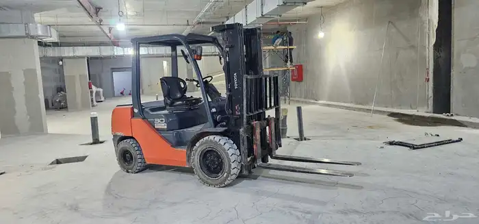 تاجير رافعه شوكيه فوركلفت للايجار 4