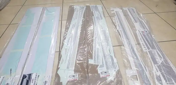 خطوط استيكرات شطرطون لاند كروزر 0