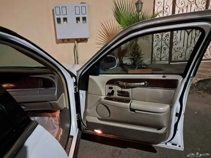 لنكون تاون كار للبيع لارج 2003 فل كامل 21