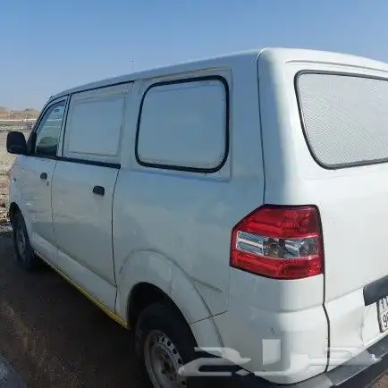 فان سوزوكي للإيجار الشهري والاسبوعي 1