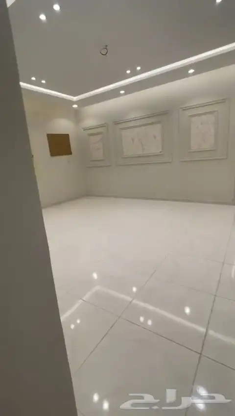 شقة للبيع مساحة 227م بمريخ التيسير 1