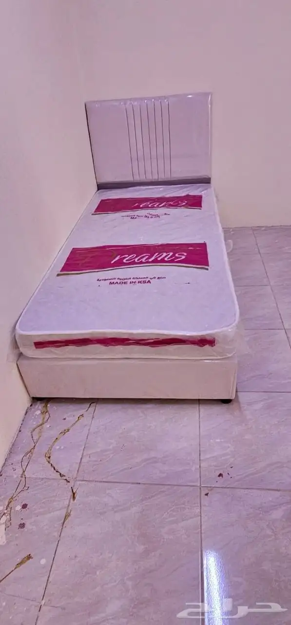 لدينا سراير بطانيات مفارش مخدات دواليب 18