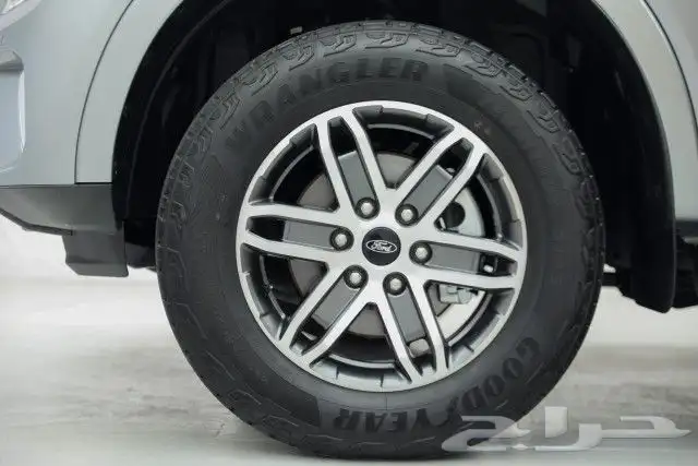 Ford Everest XLS 2025 3