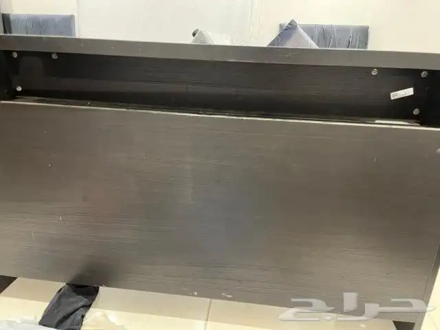 طاولة مكتب او دراسة من إيكيا 1