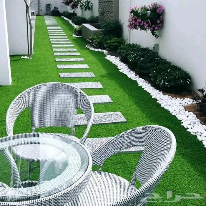 تركيب العشب الطبيعي والصناعي 1