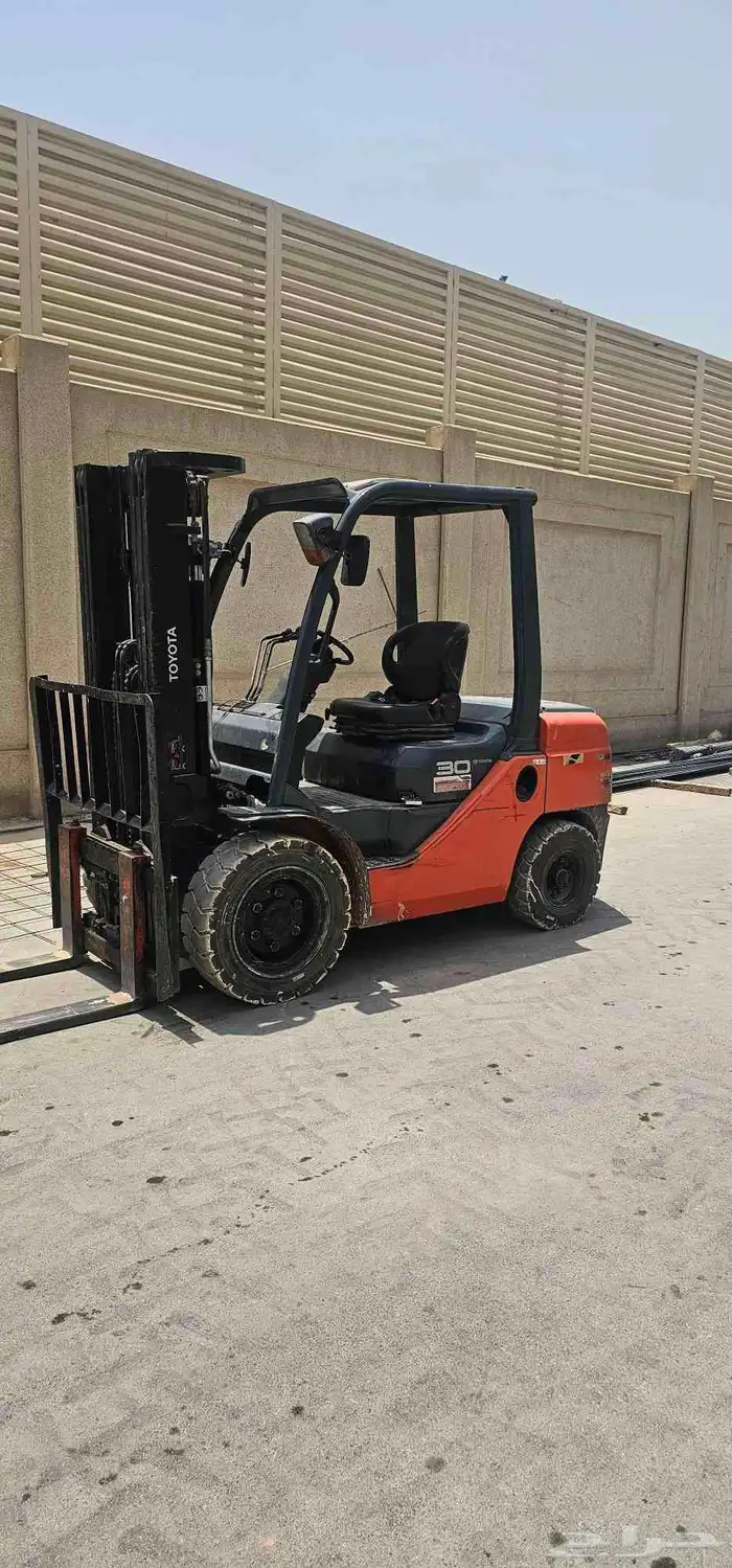 تاجير رافعه شوكيه فوركلفت للايجار 3