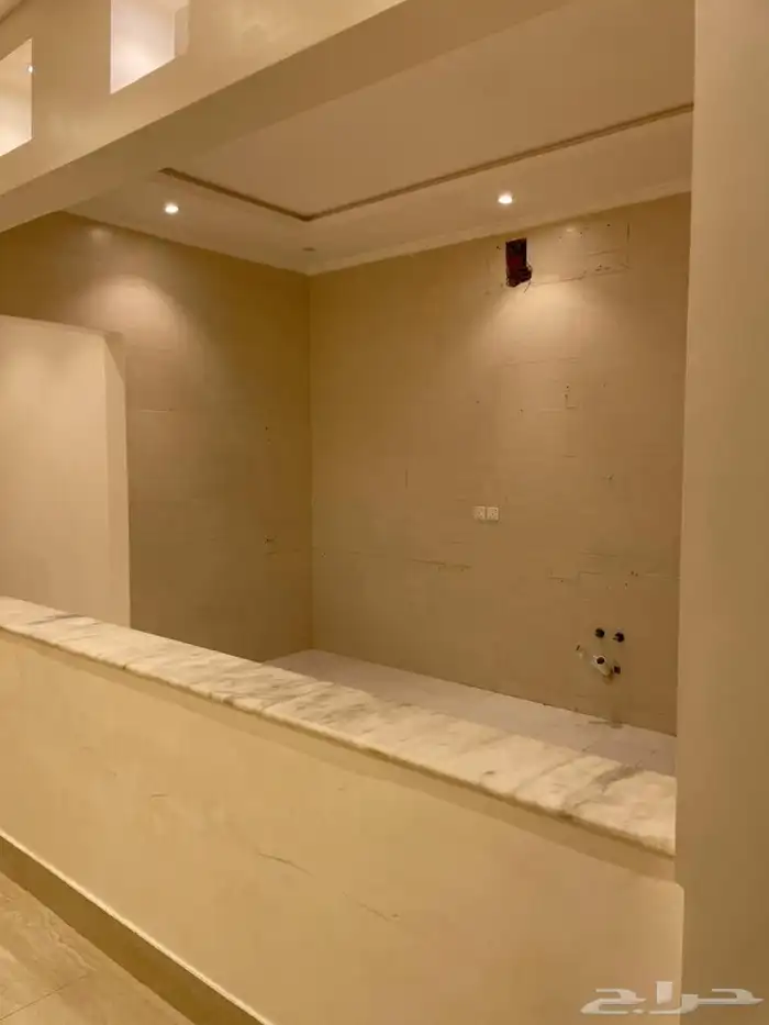 للبيع شقة أرضية في عمارة سكنية في الرياض في حي اليرموك 6