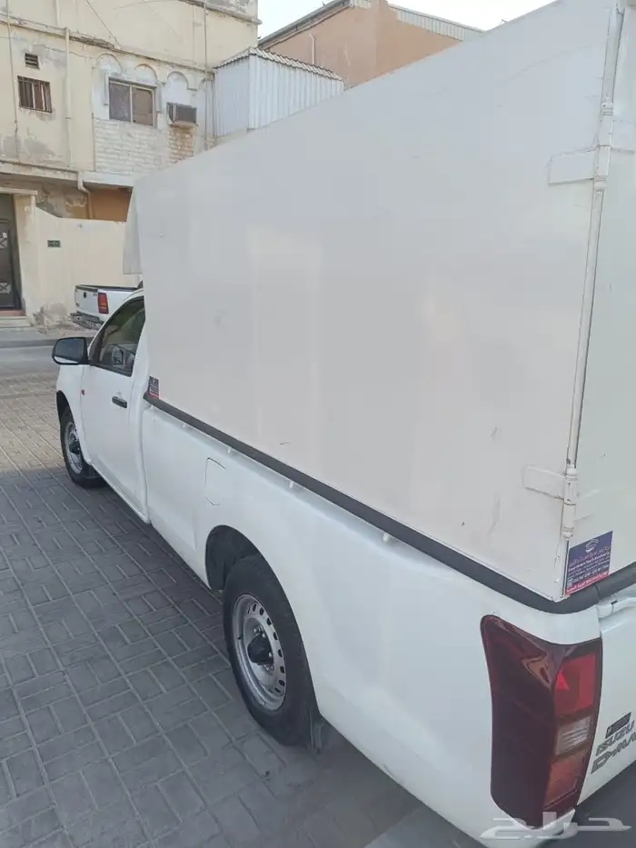 ايسوزو ديزل 2023 شبه جديد ممشى 50 الف 4