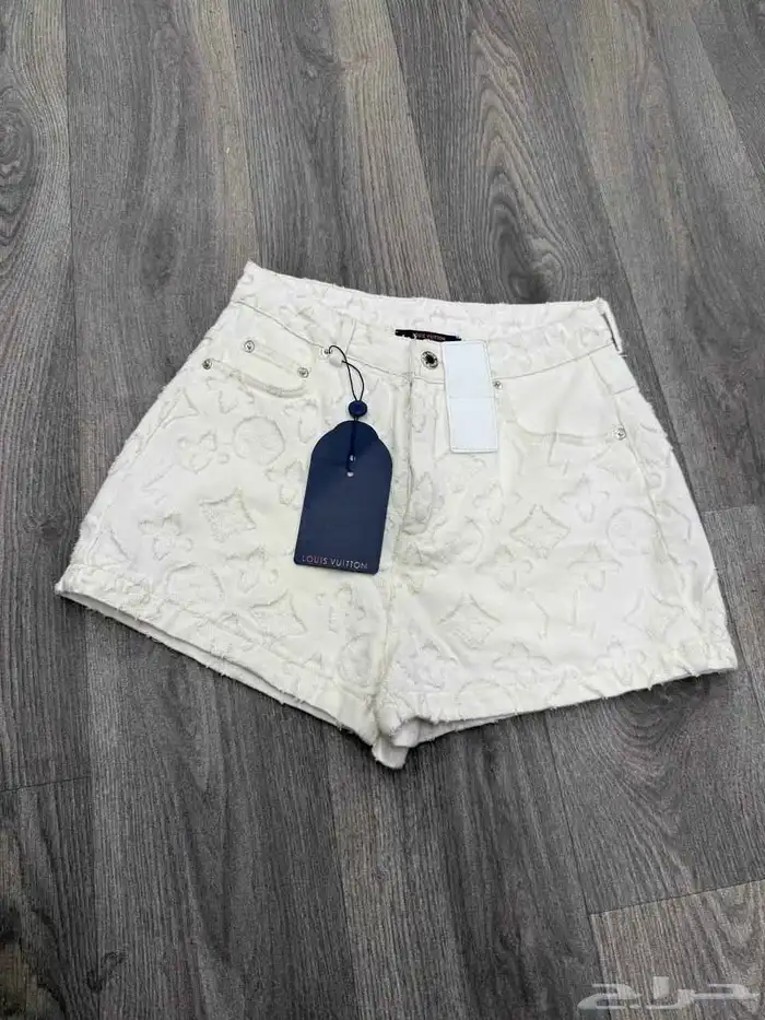 عطورت ومكياج واكسسوارات وملابس وشنط 12