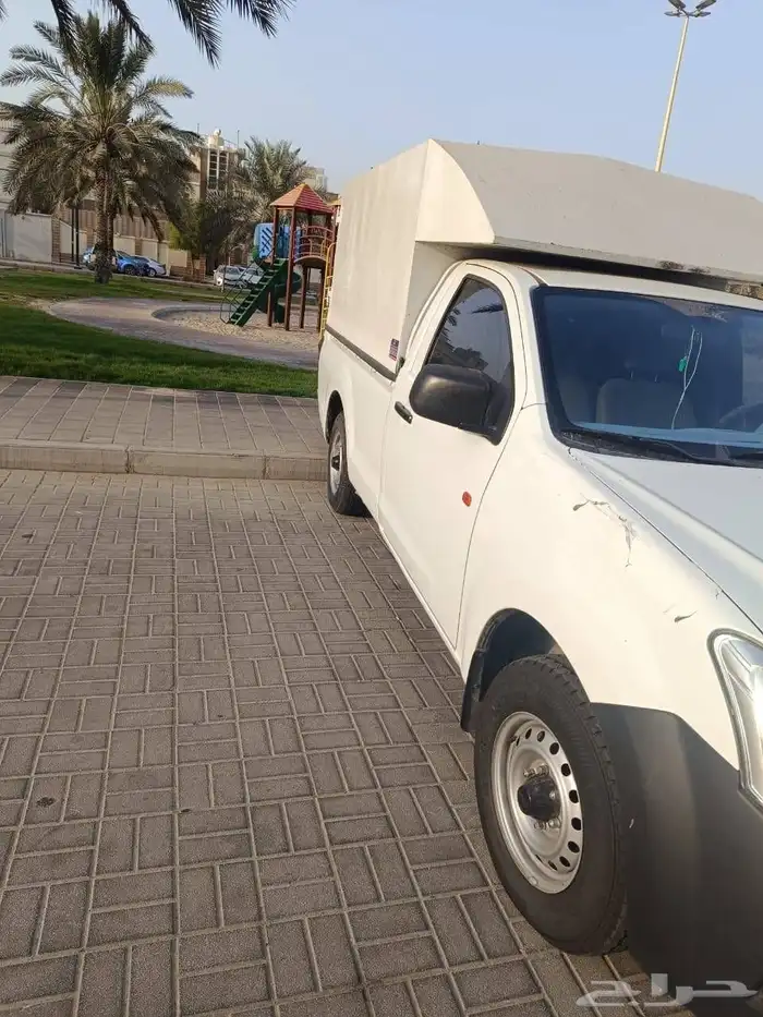 ايسوزو ديزل 2023 شبه جديد ممشى 50 الف 2