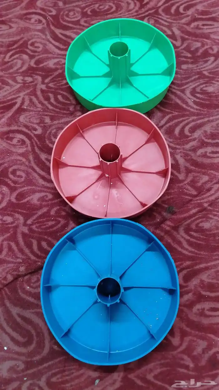 يتوفر اكل ببغاء مشكل بلفواكة ويتوفر شمسي سادا حبة كبيرة و 2